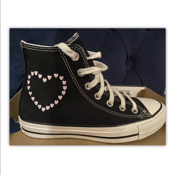 2022 NEW BLACK “EMBROIDERED HEARTS” CONVERSE SNEAKERS. Sold out everywhere - Picture 3 of 5